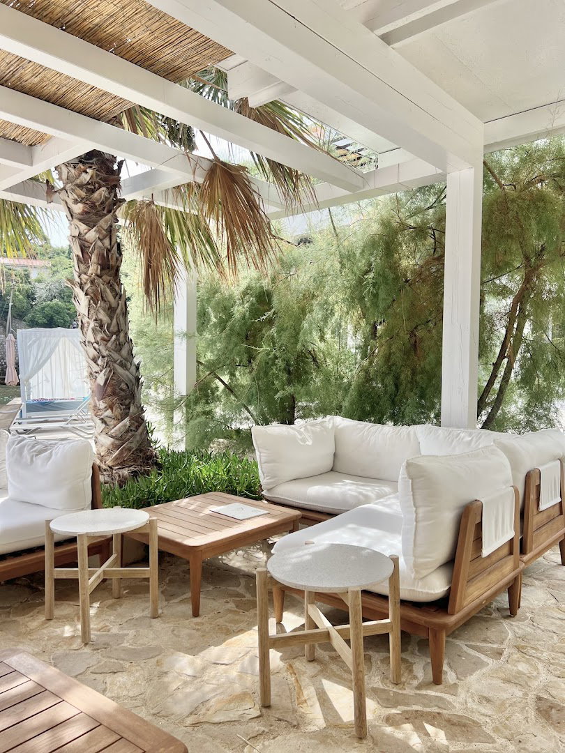 G Chelo Lounge Bar & Restaurant