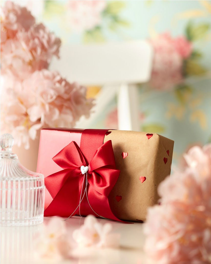 ,,Ko to tamo pakuje?'' pakovanje poklona