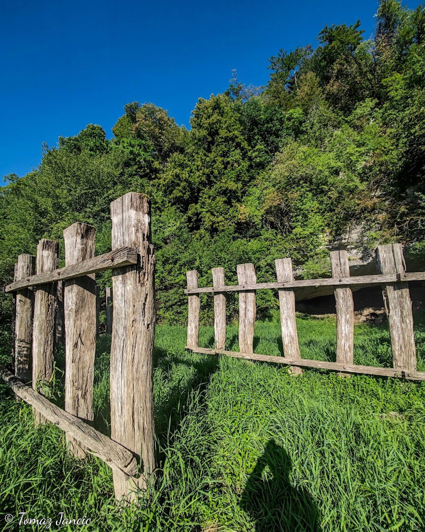 Velika Karlovica Cave