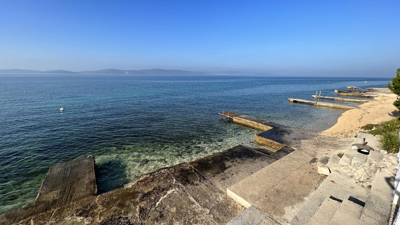 Apartments Mikulandra