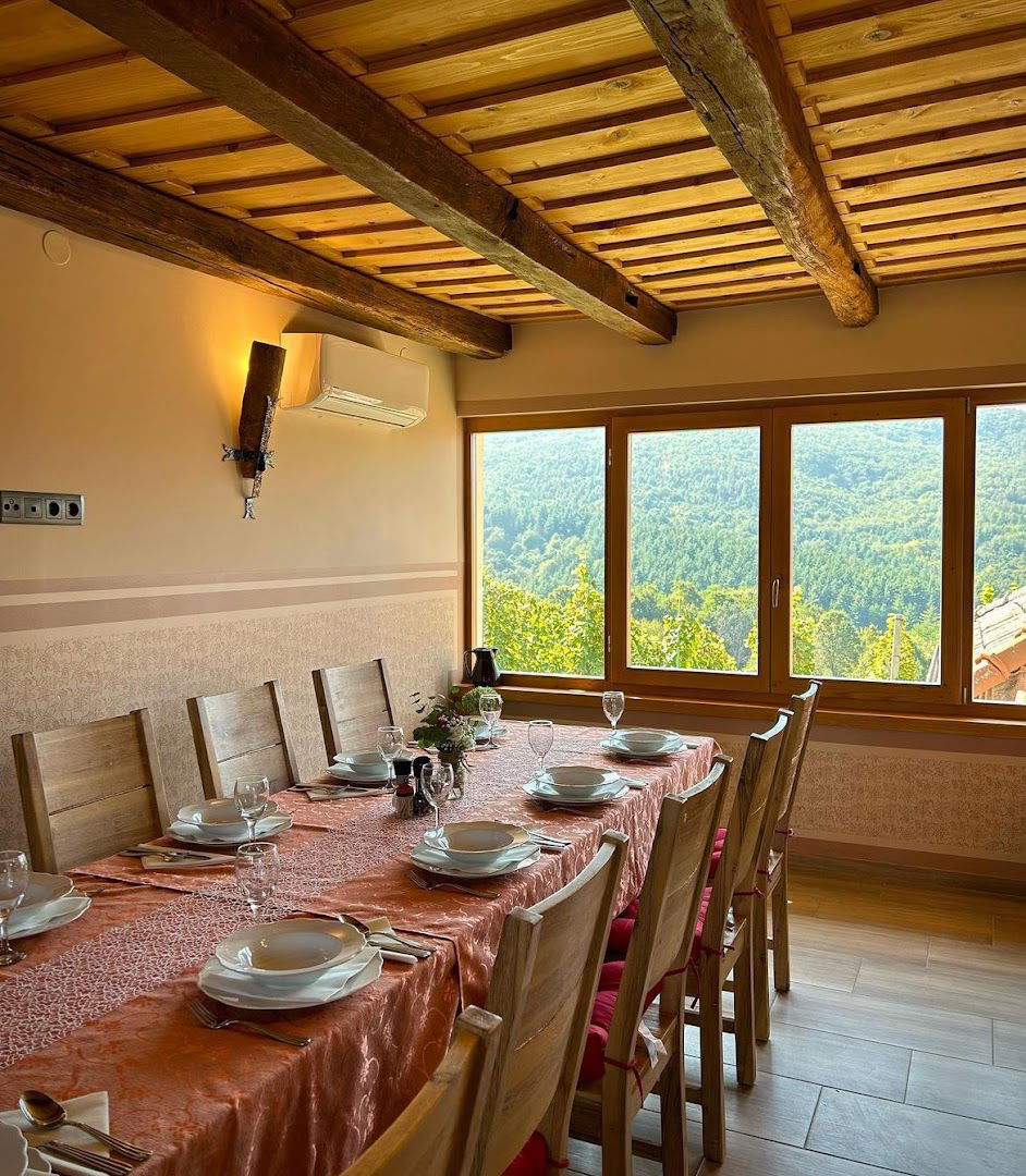 Izletište Ivekova klet