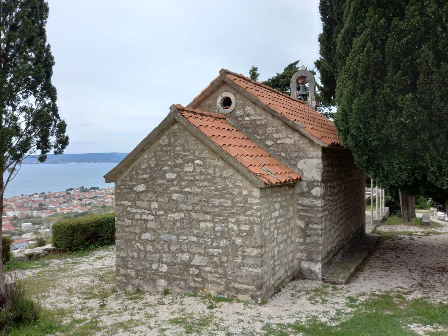 Kaštel Kambelovac cemetery