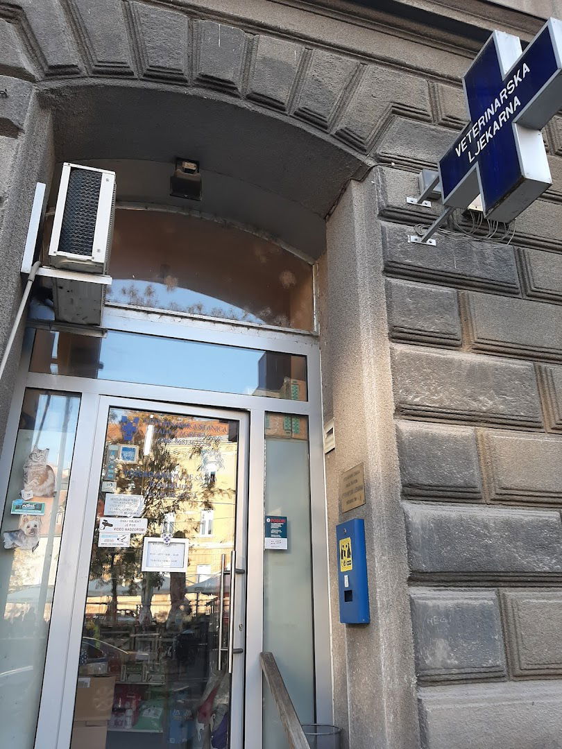 Veterinary pharmacy and shop