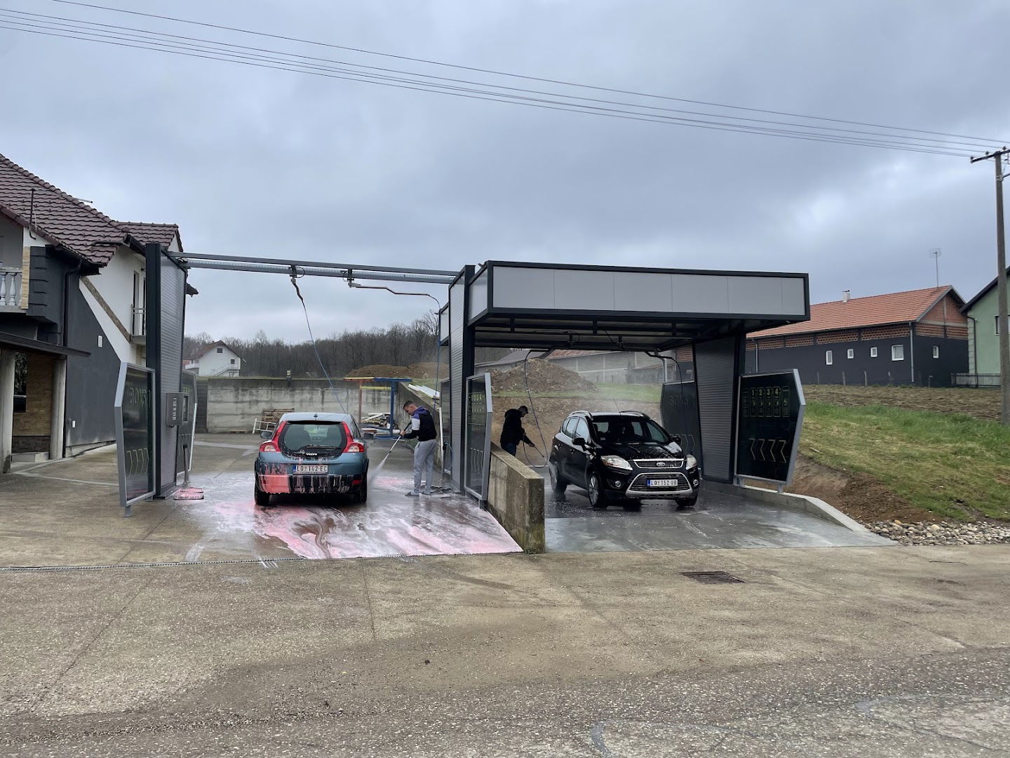 Samousluzna perionica,vulkanizer i odrzavanje vozila Tando