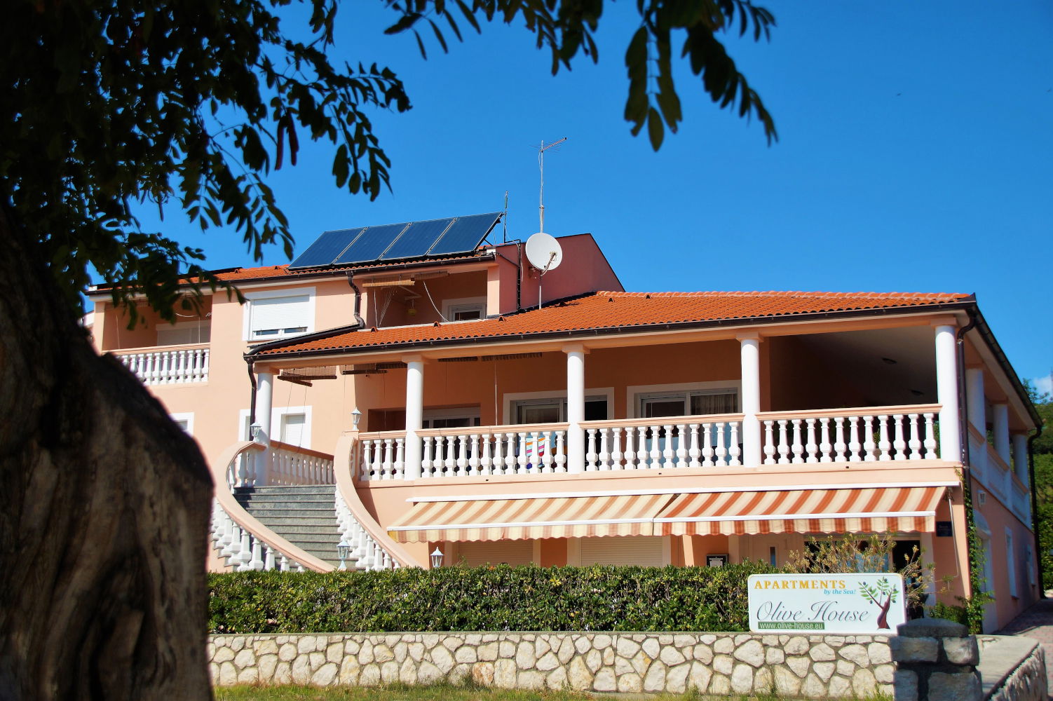 Olive House - Apartments by the Sea