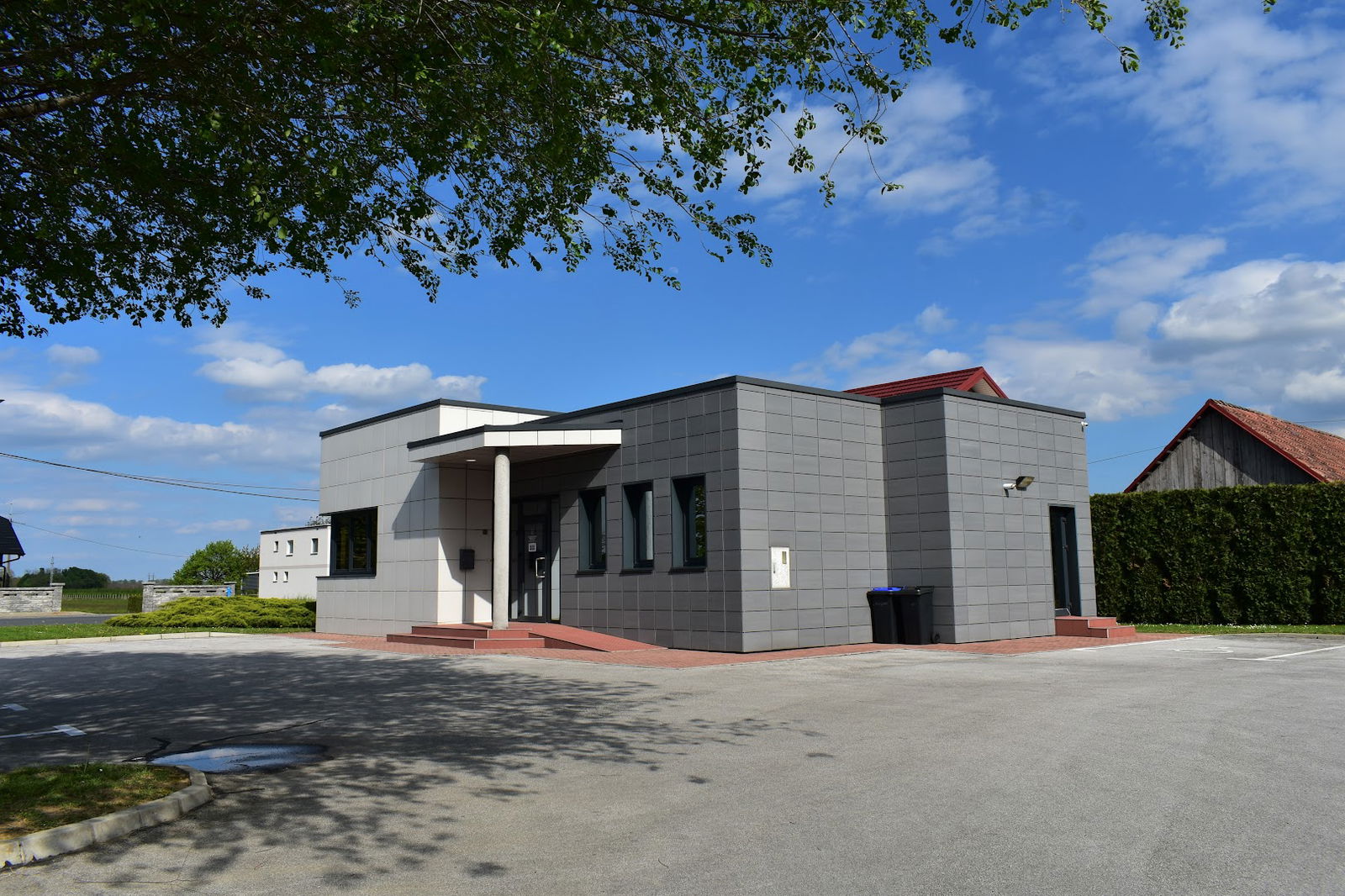 STOMATOLOŠKA ORDINACIJA Dr. BERNARD GOLUB