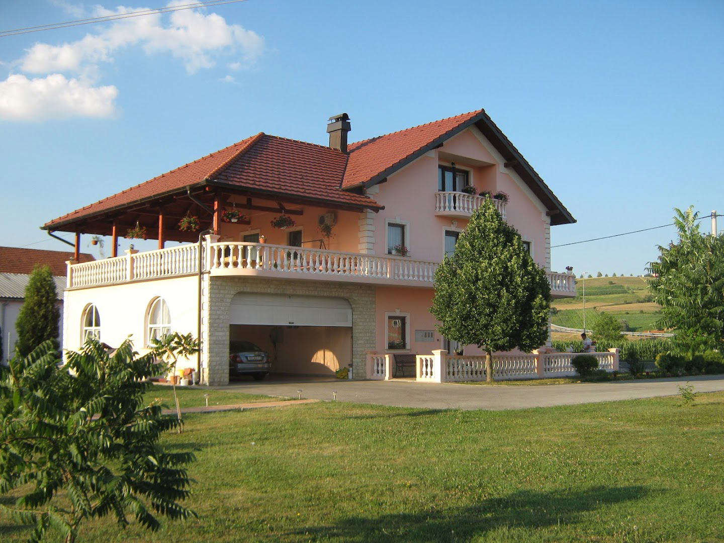 ŠOŠTARIĆ-USLUGE AUTOPRIJEVOZA I TRGOVINA, JOSIP ŠOŠTARIĆ, M. J.ZAGORKE 95A