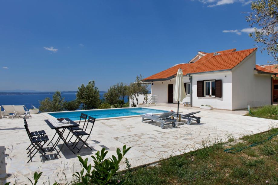 Nudists friendly villa with amazing view and pool!