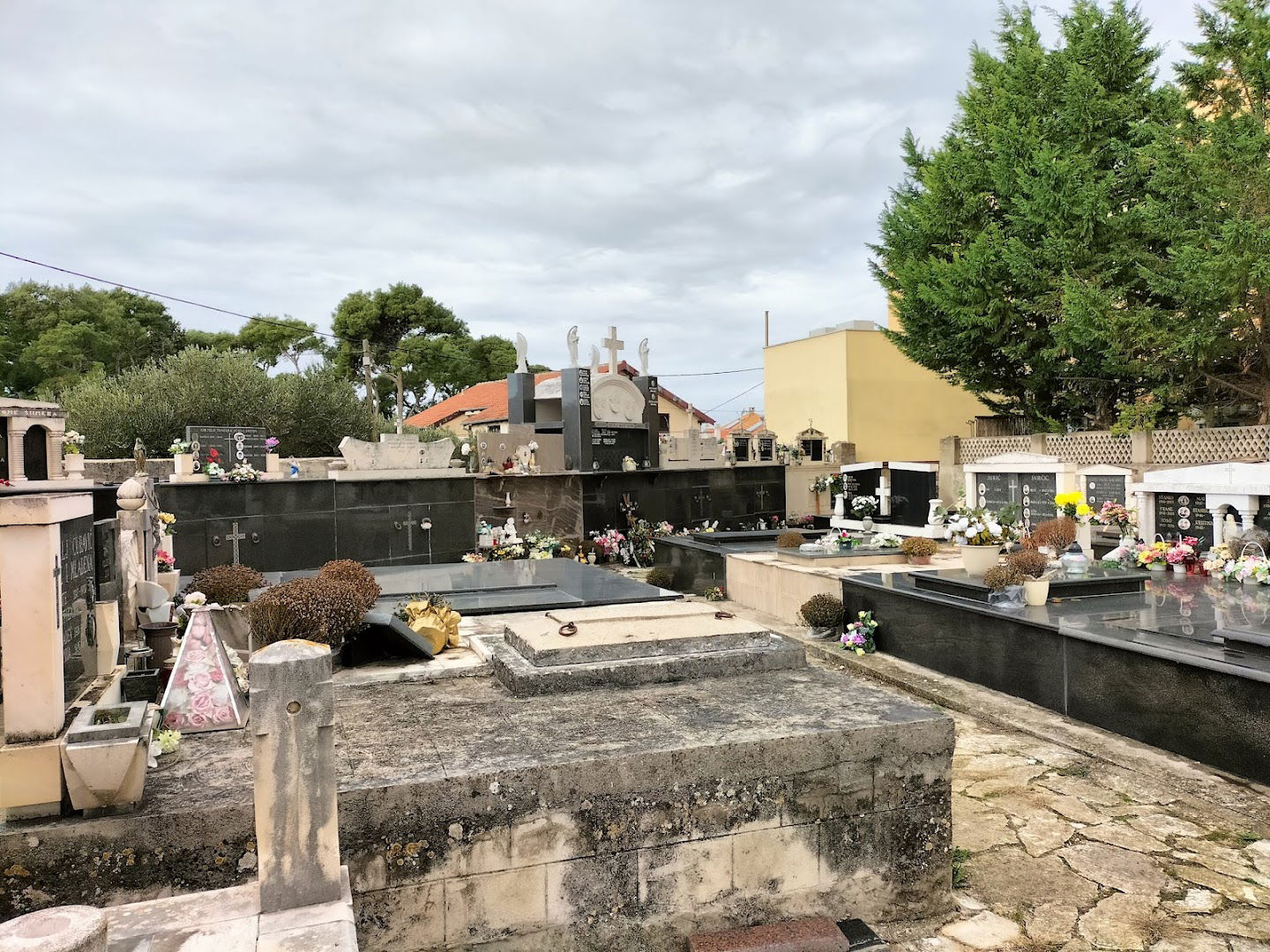 Krapanj cemetery
