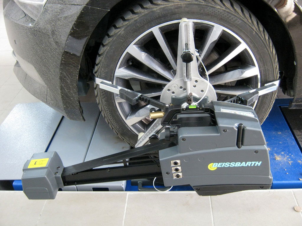 Masine za reglazu i centriranje trapa CEMB, Beissbarth - Rakočević d.o.o.