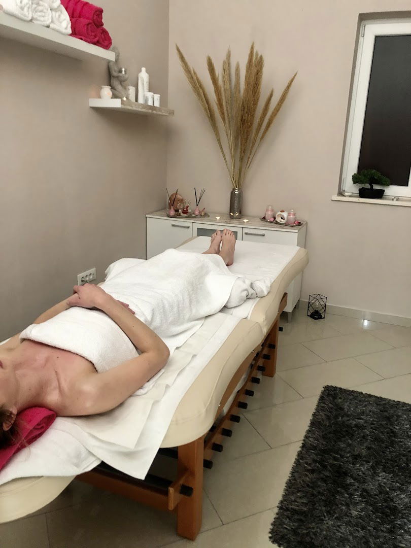 /-Massage Studio Zen