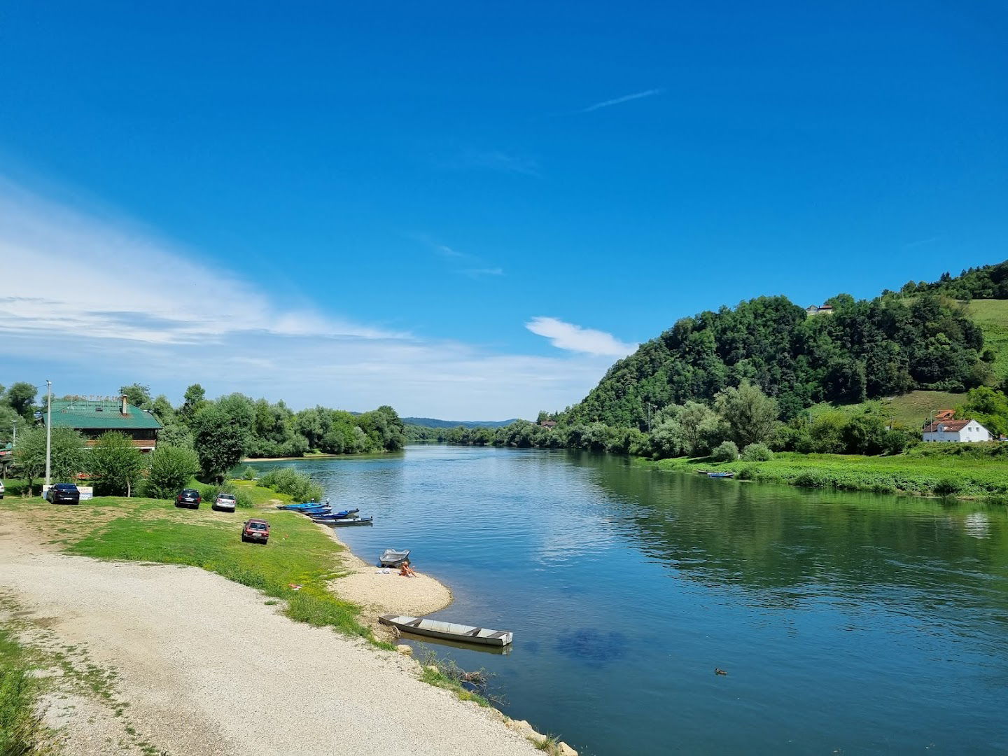 Confluence of Sana and Una