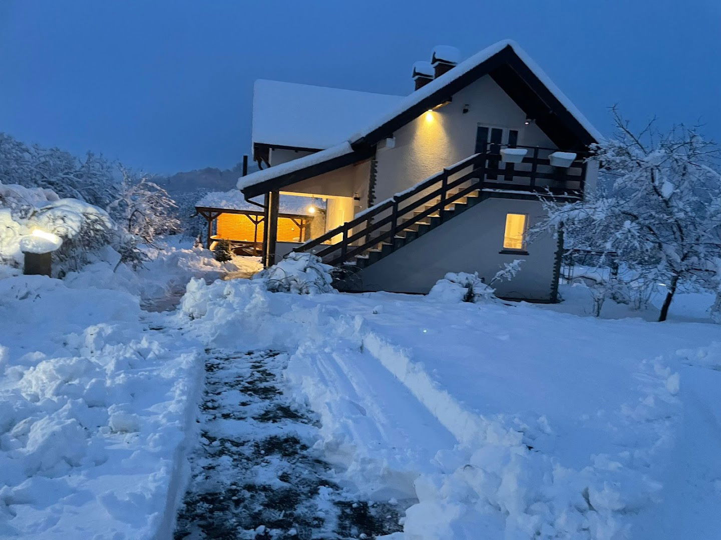 Mia Hill House Nemenikuce