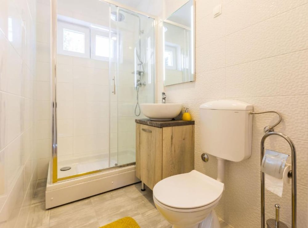 Spacious Two sis Apartments in Zadar With Terrace