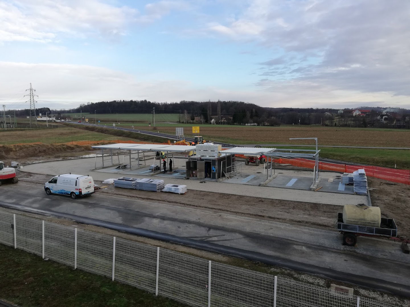 Samopostrežna Avtopralnica / Self Service Car Wash