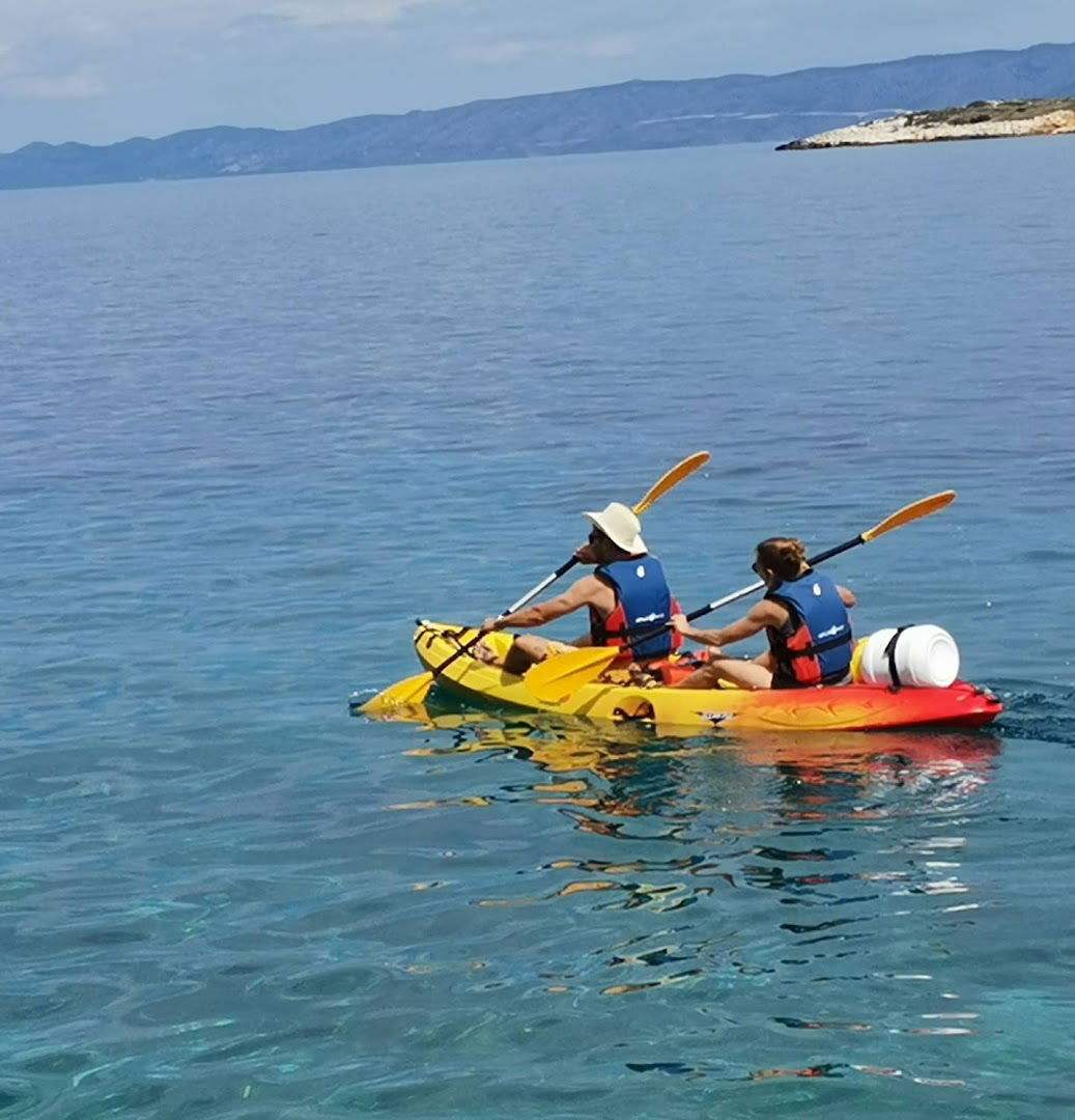 Caffe bar i trgovina Bobovišća