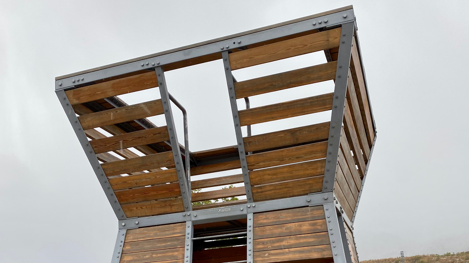 Odmorište Kutska strana uz cestu Dugopolje-Kotlenice