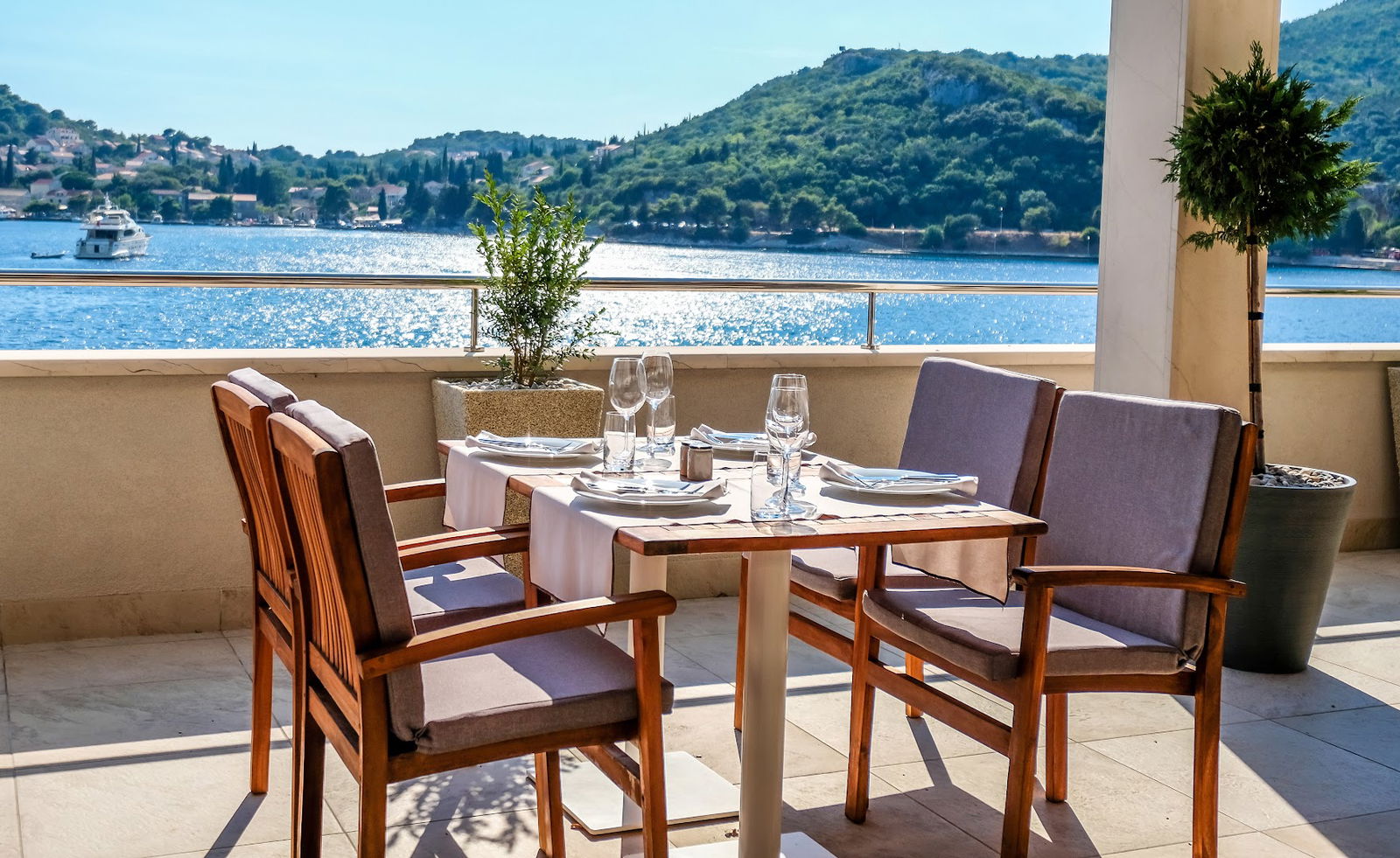 Tavern Arka Restaurant