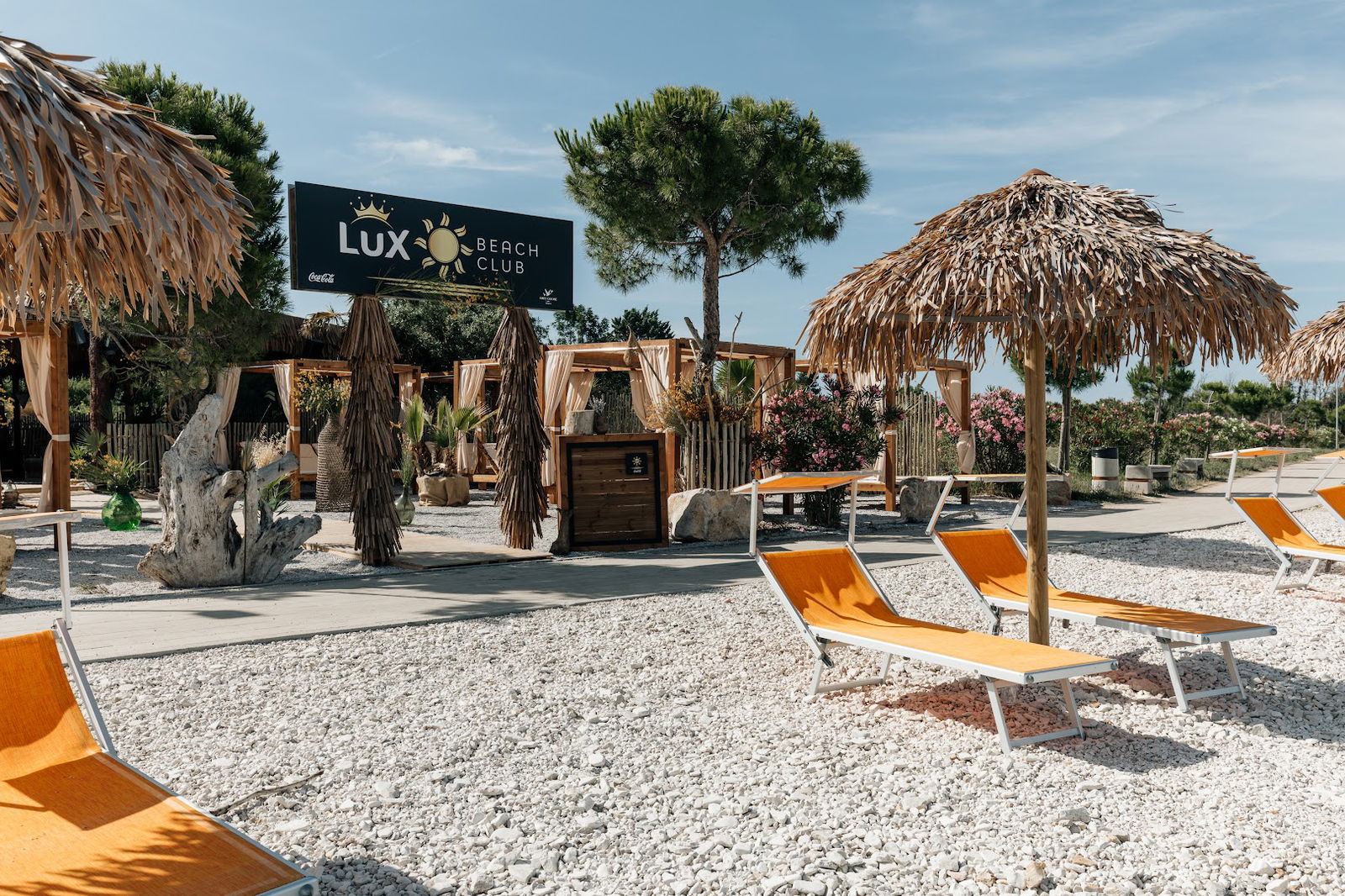 LUX Beach Club Peroj | BEACH PARTY & COCKTAILS