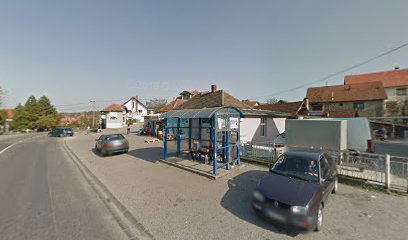 Veliki crljeni - Dom