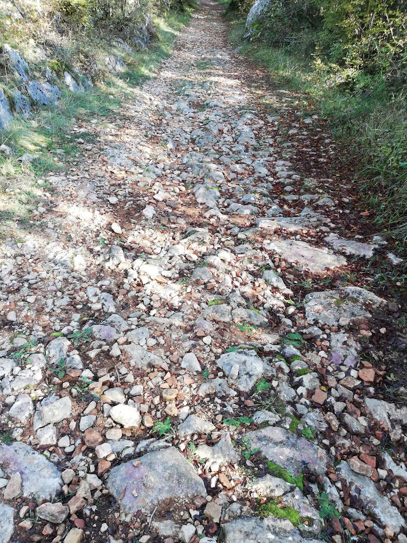 Stari put Dobrinj-Soline