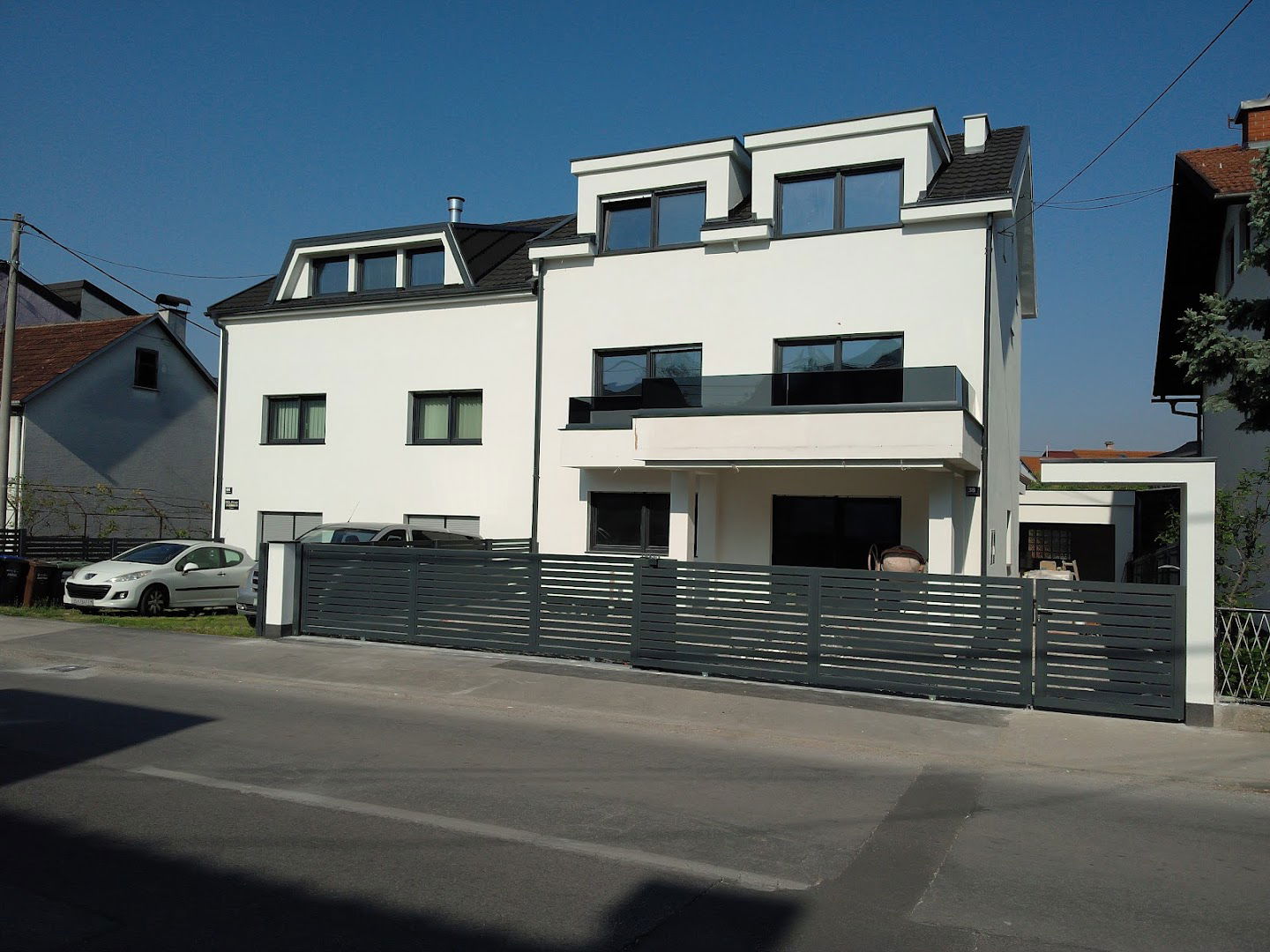 Tisak na majice,pakiranje,potrošni materijal za ugostiteljstvo