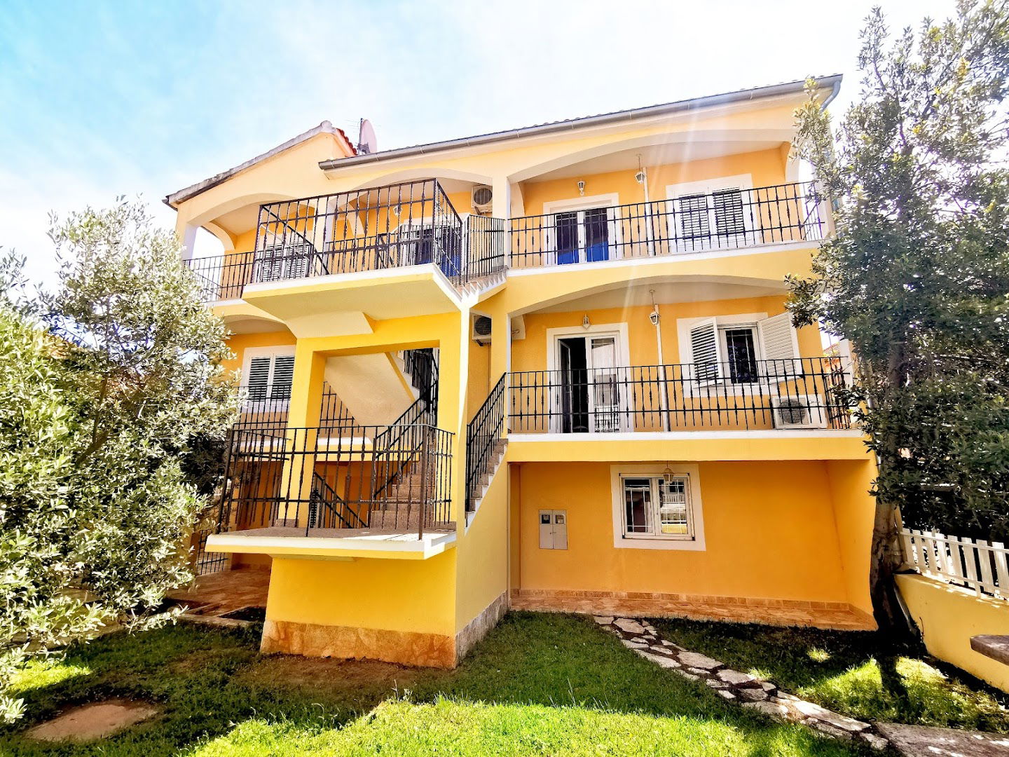 Green Garden Apartments