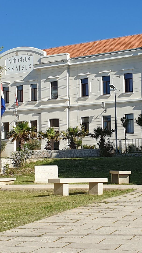 High school Kaštela