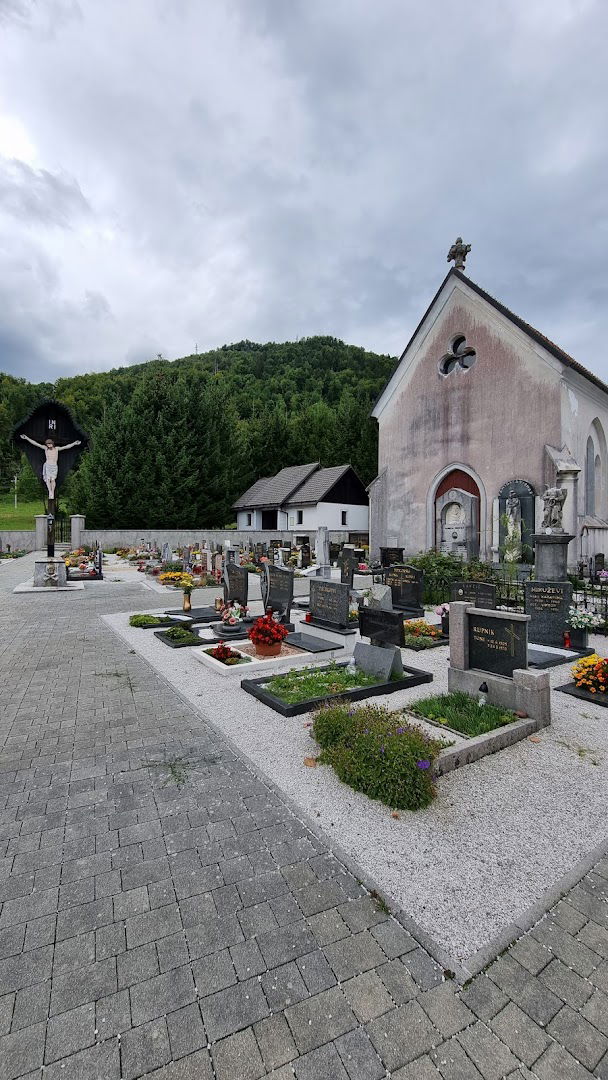 Pokopališče Črni Vrh