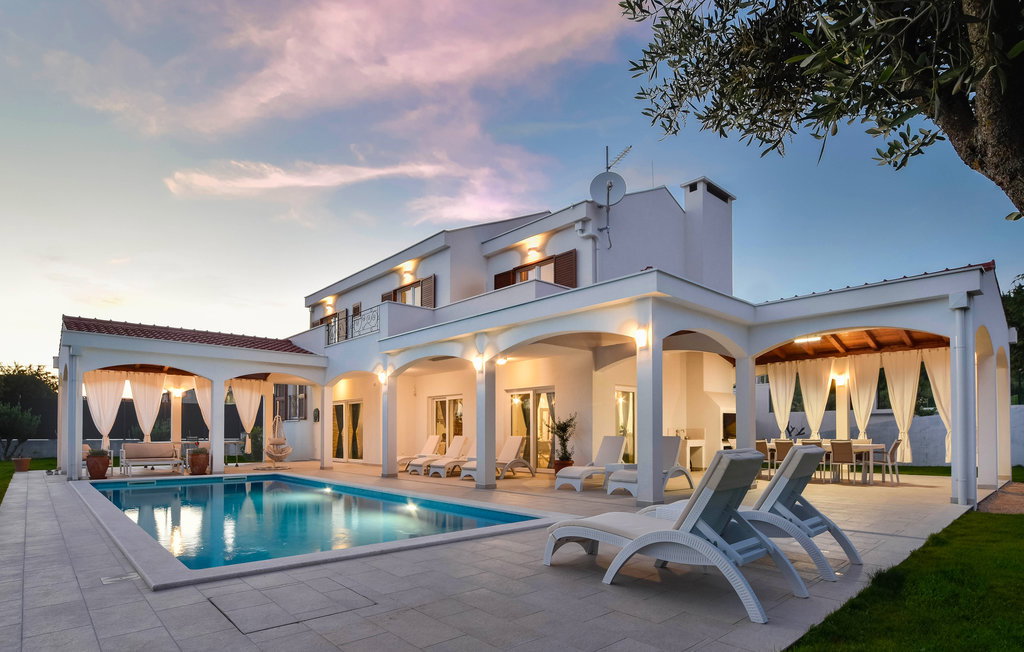 Villa Olivia - Peaceful Family Paradise Near Beach