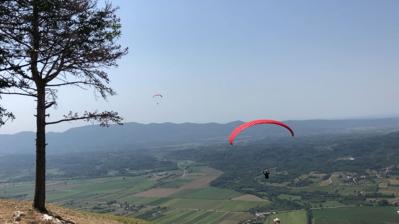 Lijak Paragliding Takeoff Parking