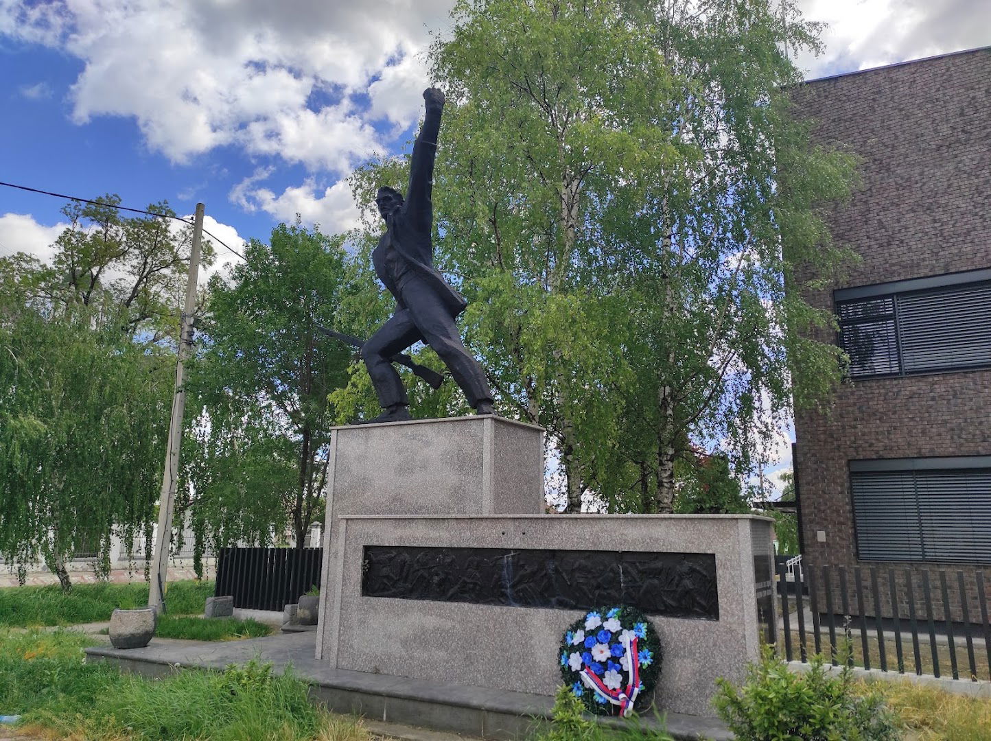 Споменик палим борцима Белегиша у НОБ