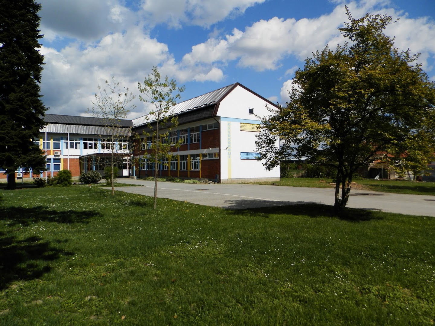 PRIMARY SCHOOL SUHOPOLJE
