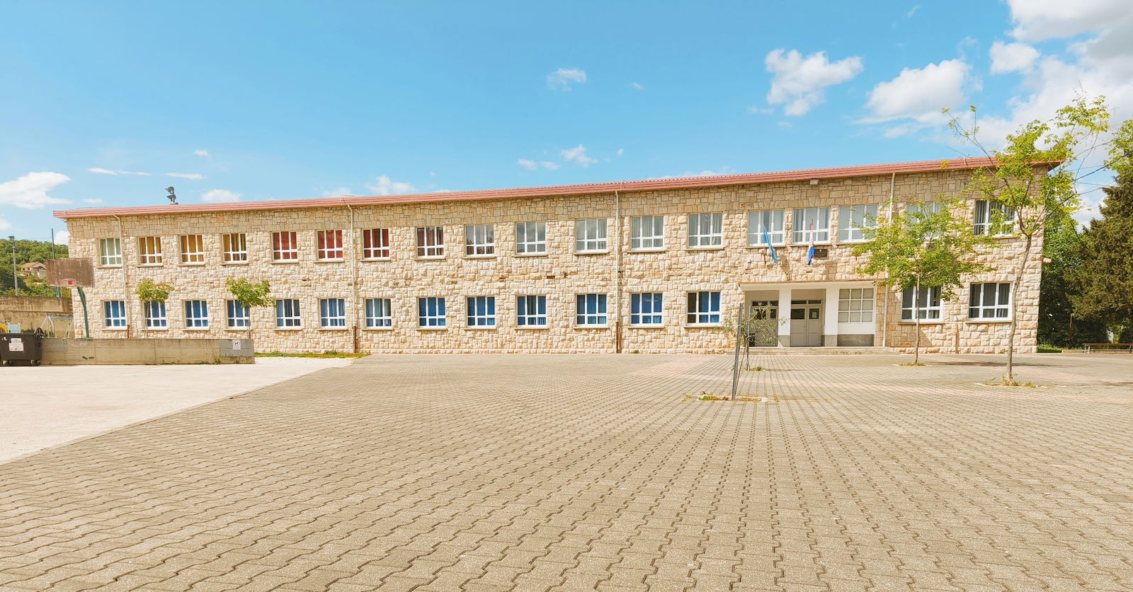 Osnovna škola Zmijavci