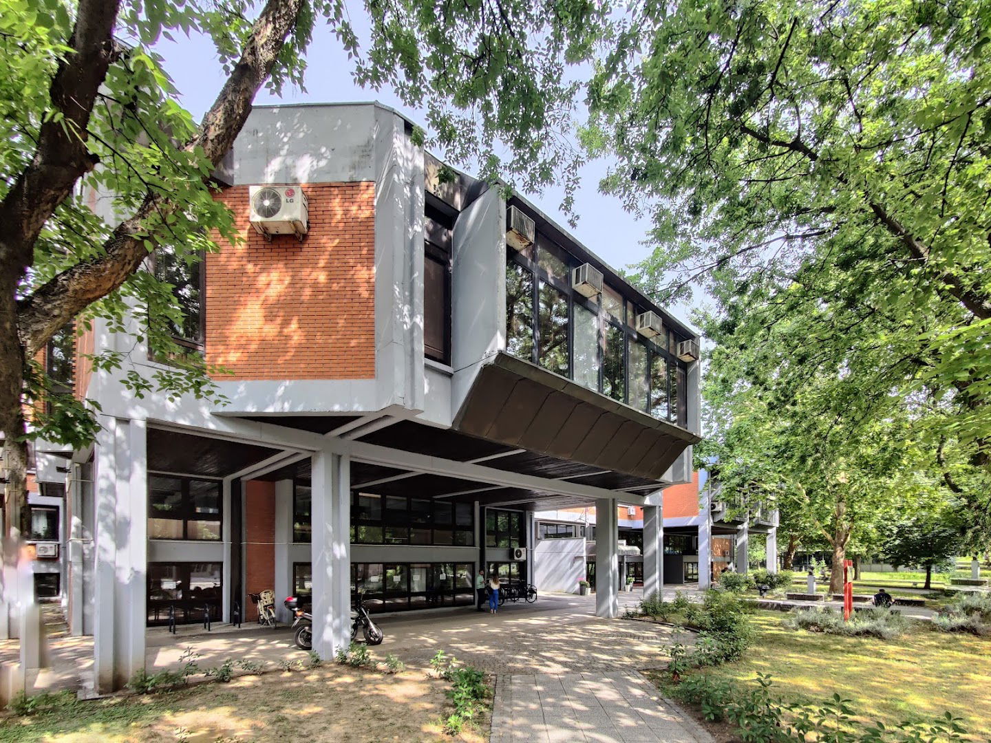 University of Novi Sad Faculty of Law