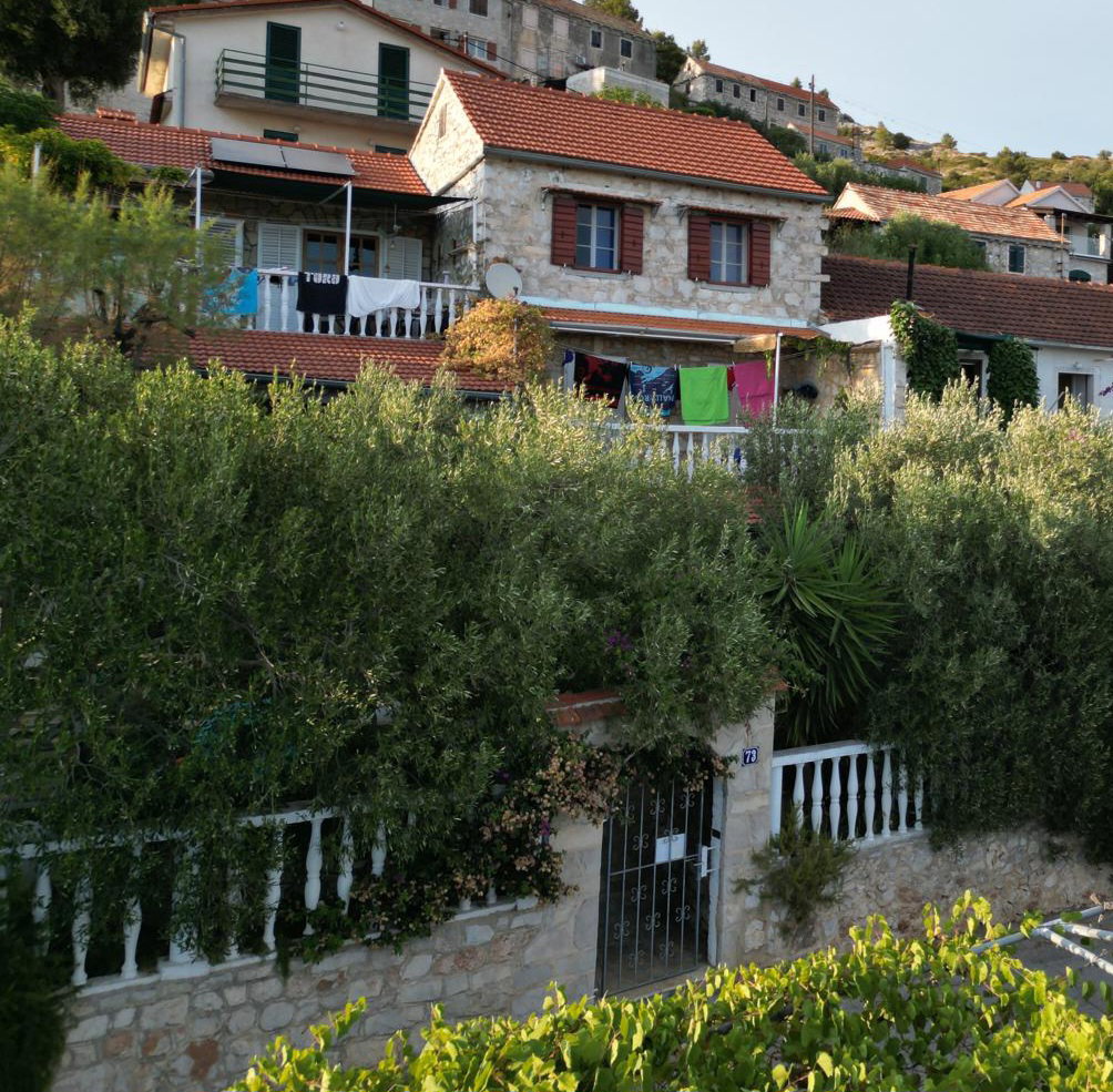 Apartments Steinhaus Inzomare