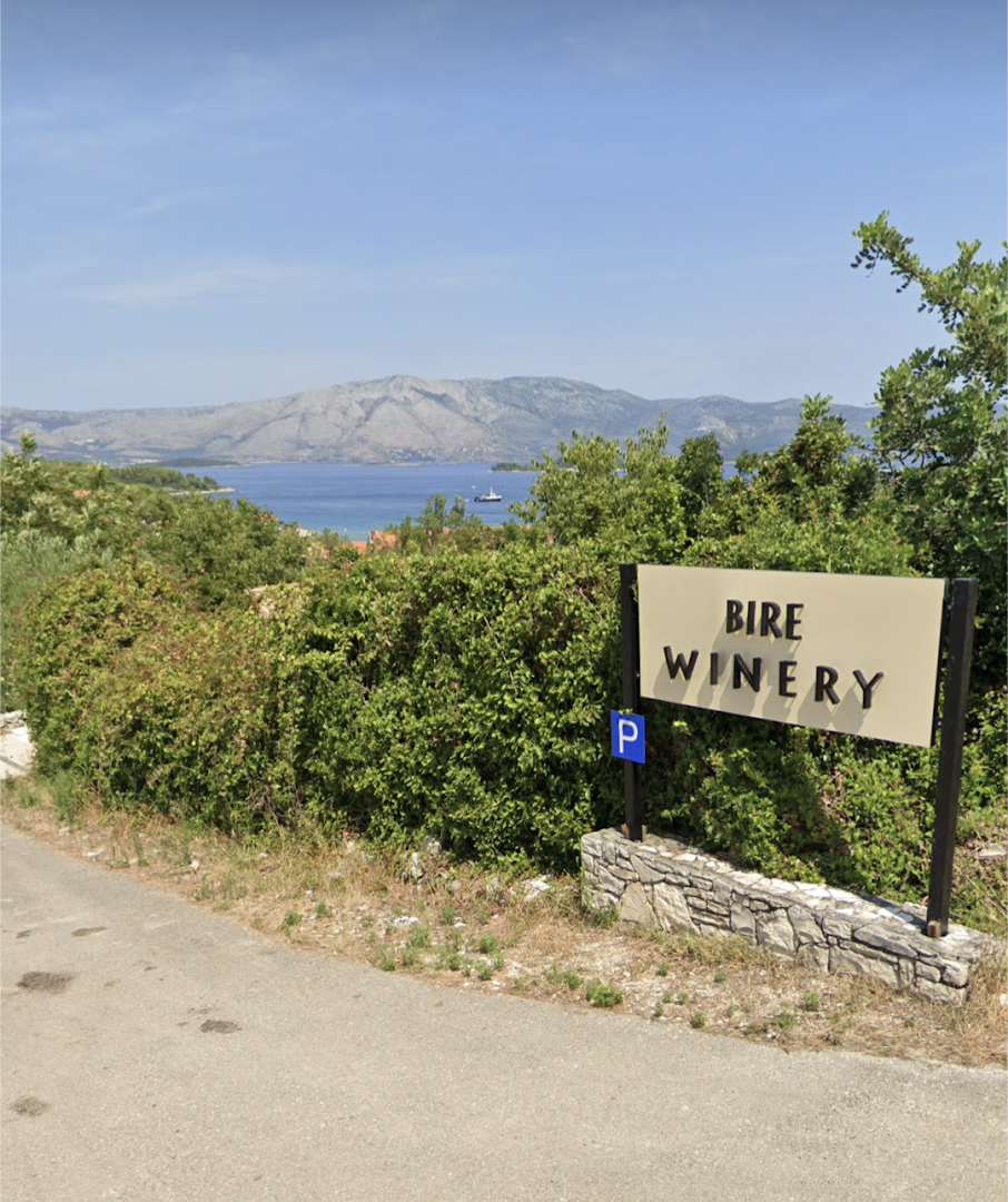 Parking for Bire Winery