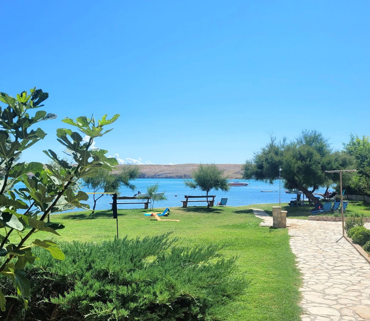 Seafront apartments Dinjiška - 10m from the beach