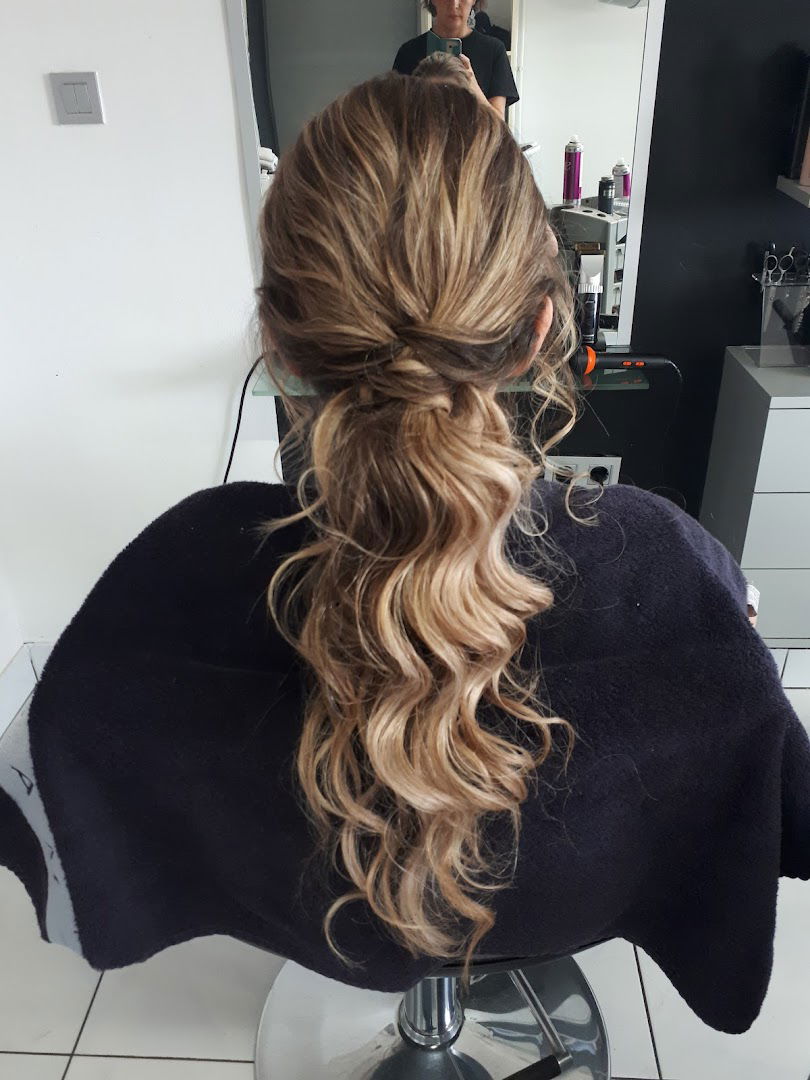 SALON ZA LJEPOTU KOSE TINA, KRISTINA BUTEK