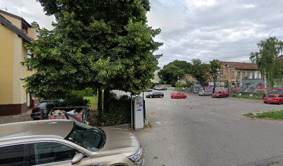 Pierottijeva ul. 9 Parking