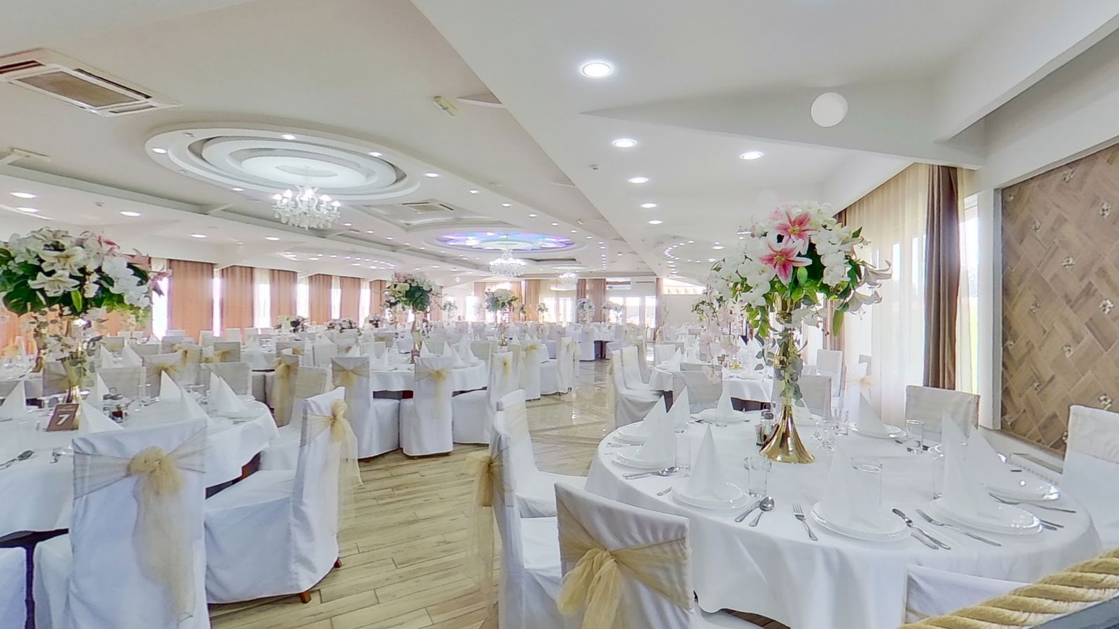 Свечана сала ,,Амфора"