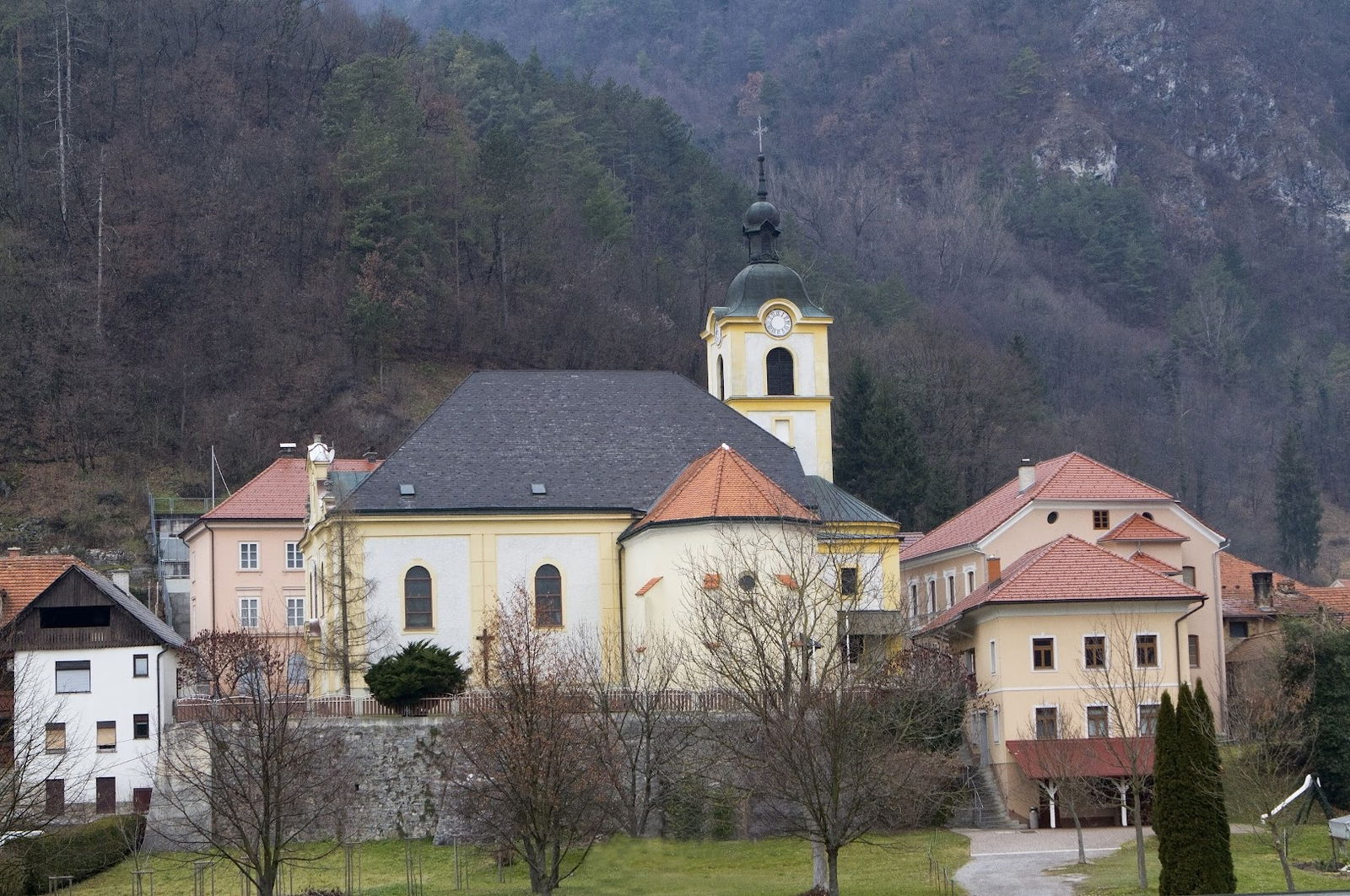 Župnijska cerkev sv. Petra