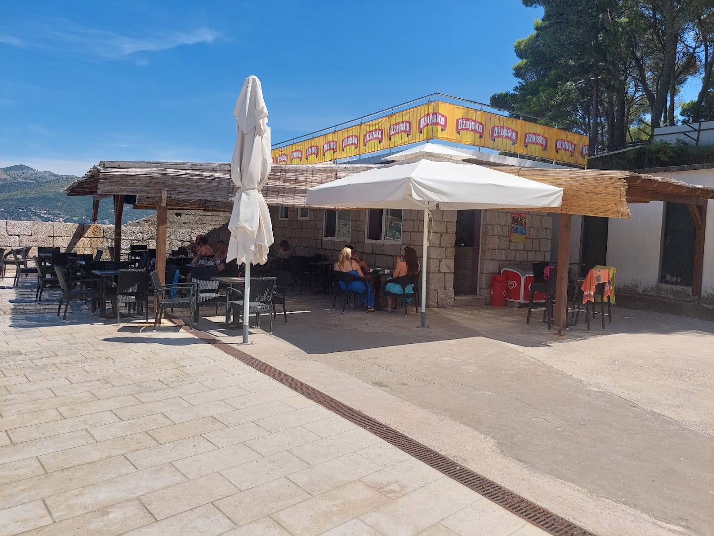 Sunset Beach Bar & Lounge