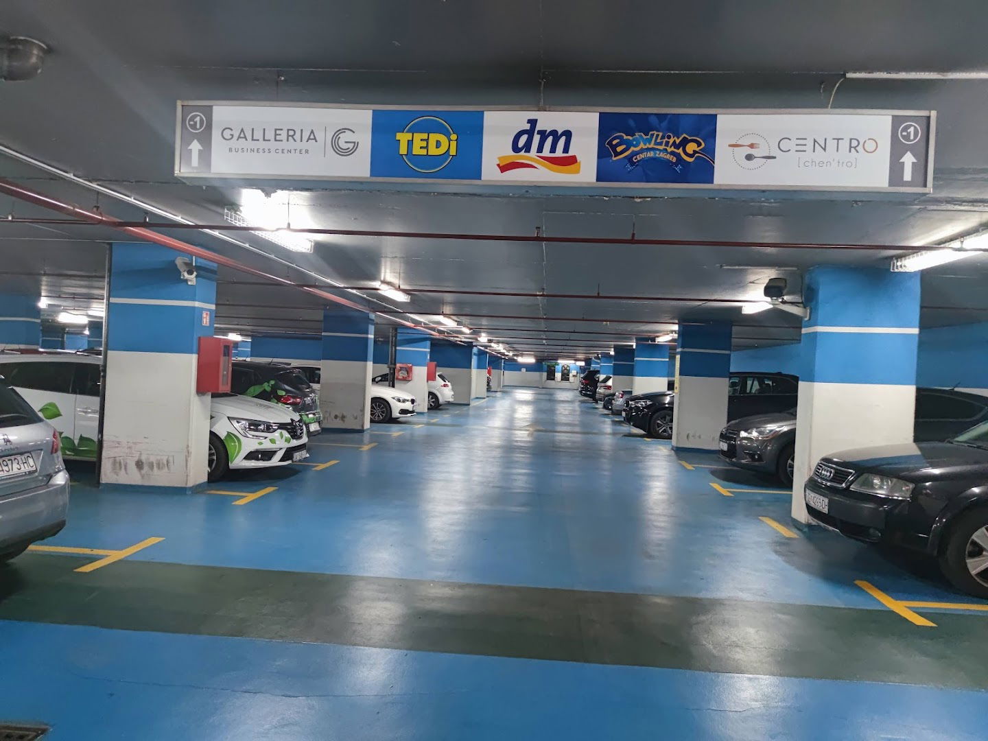 Parking Garage Galleria Business Center