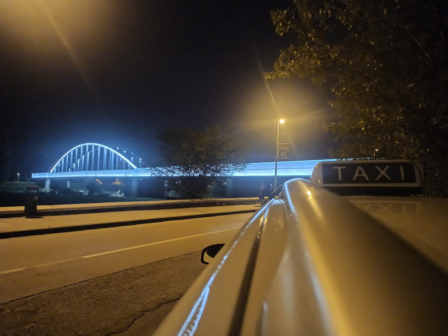 Pun mi je kufer Zagreb taxi & guide