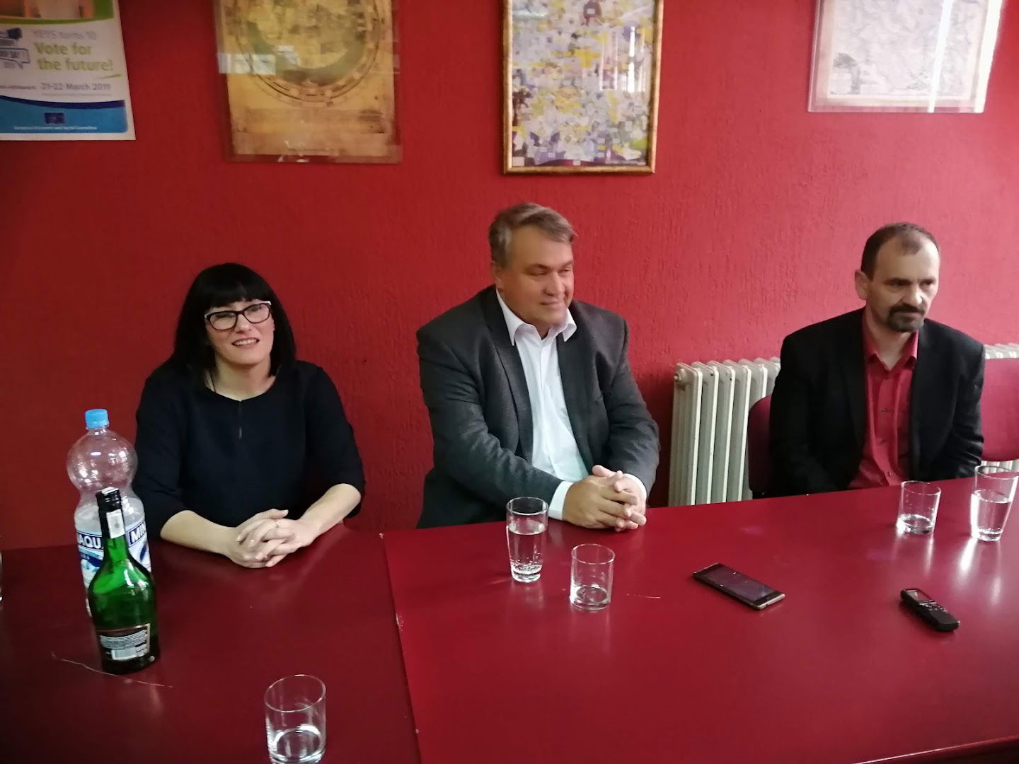 Гимназија и економска школа „Бранко Радичевић“