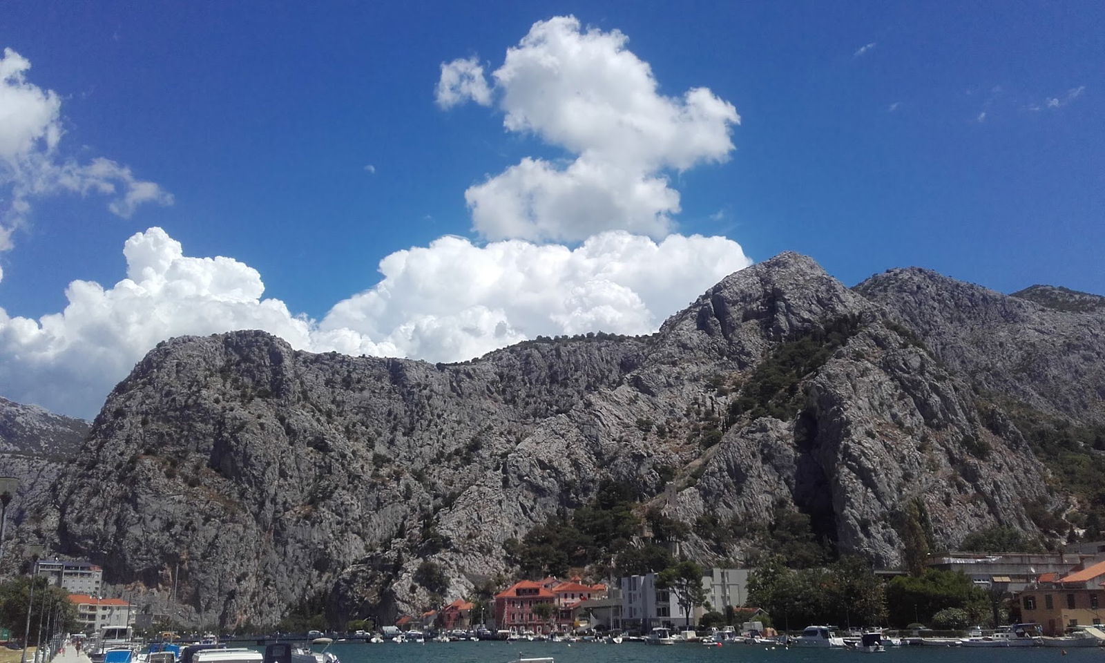 UOSI Agape, Omiš