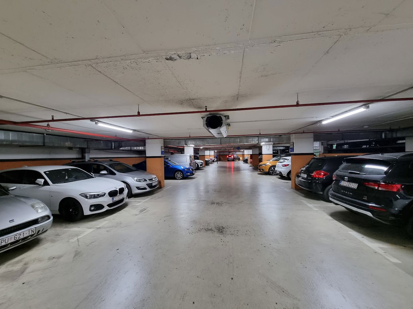 Langov Trg Garage