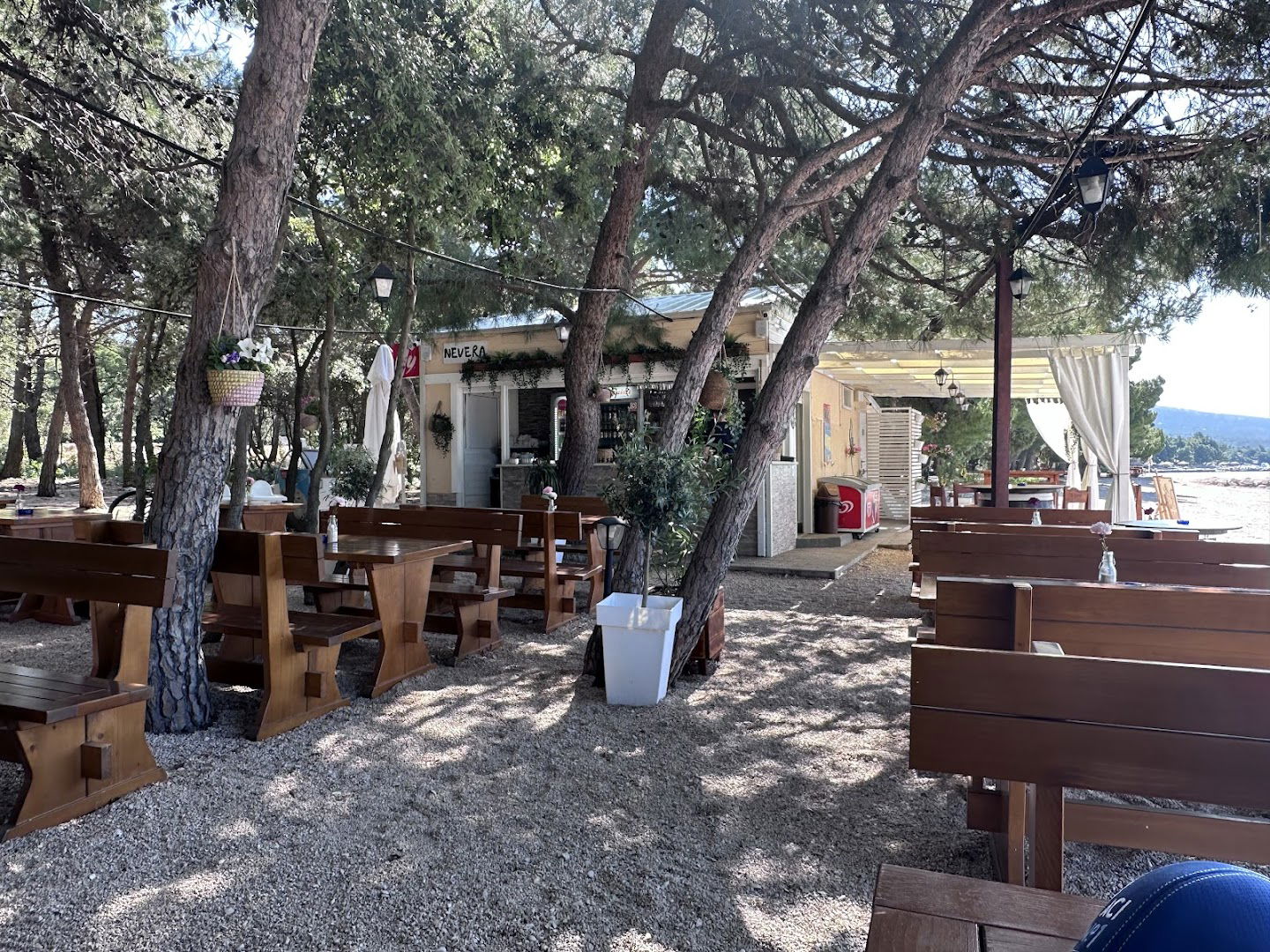 Beach bar & Restaurant Nevera