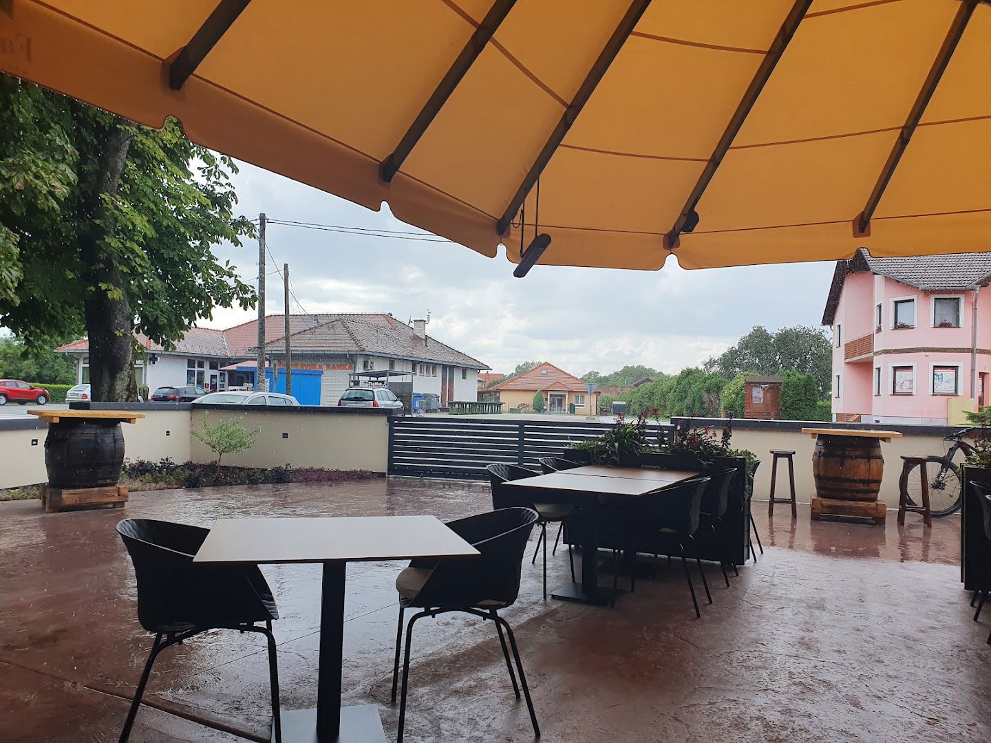 Restoran & Pansion Fakin